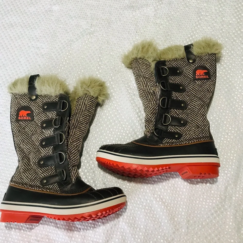 Sorel nwot see